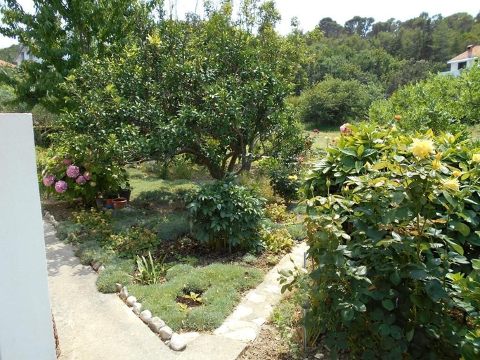 Courtyard, Apartment Ivanka, Lopar/Supetarska Draga