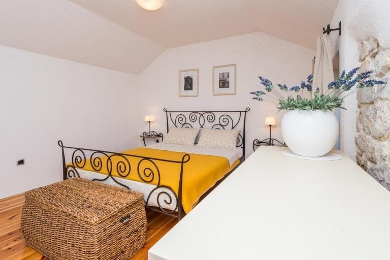 Room 4, House Romanca, Sukošan