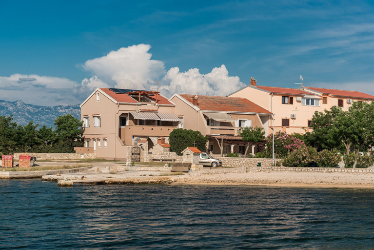 Exterior & Views 2, Apartments Hidden Beach Gem, Pag
