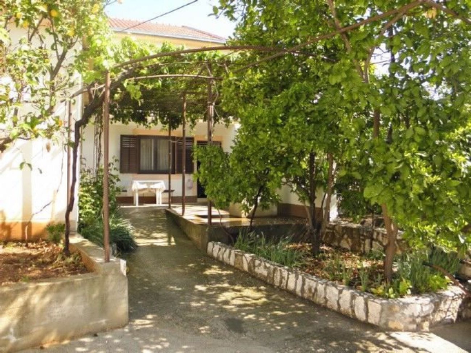 Others 2, Apartment Anton, Trogir