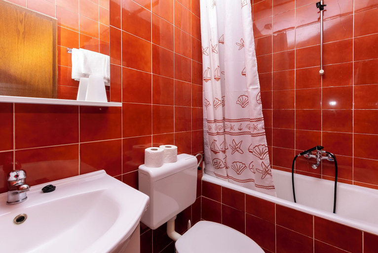 Bathroom 3, Apartments Nada, Brela