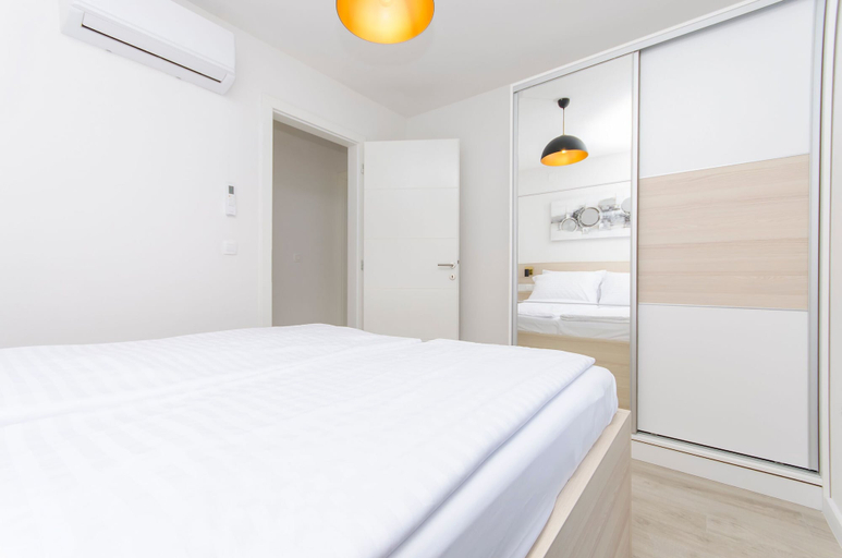 Room 2, Apartments Luxury Villa V2 With Rooftop, Vir