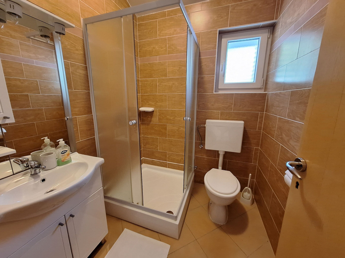 Bathroom 5, House Bella Vista, Vinodolska
