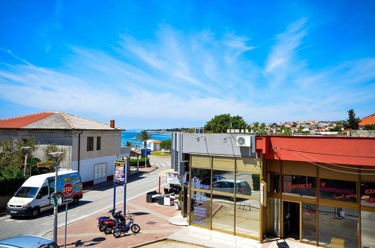 Exterior & Views 2, Apartment and Rooms Biserka, Novalja