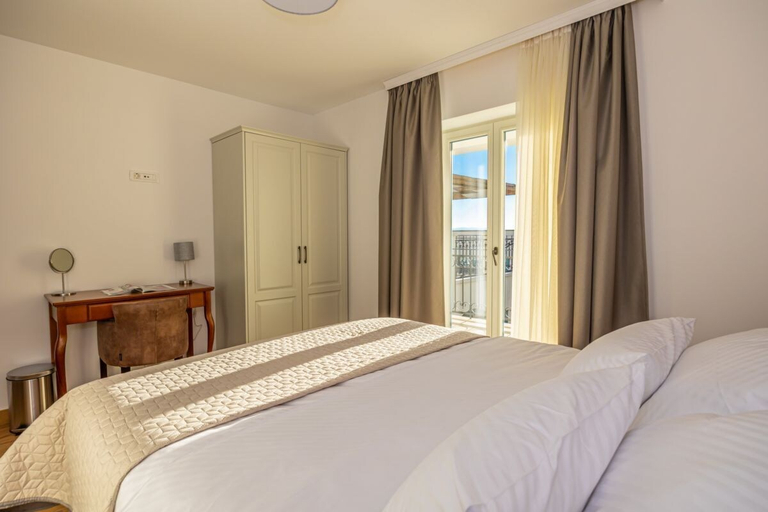 Room 4, Villa Hilltop, Vinodolska