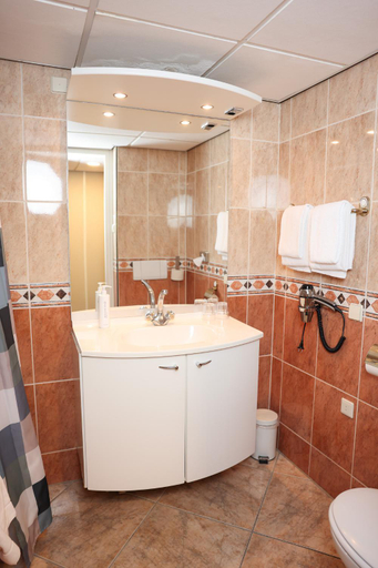 Bathroom 3, Hotel Noordzee, Katwijk