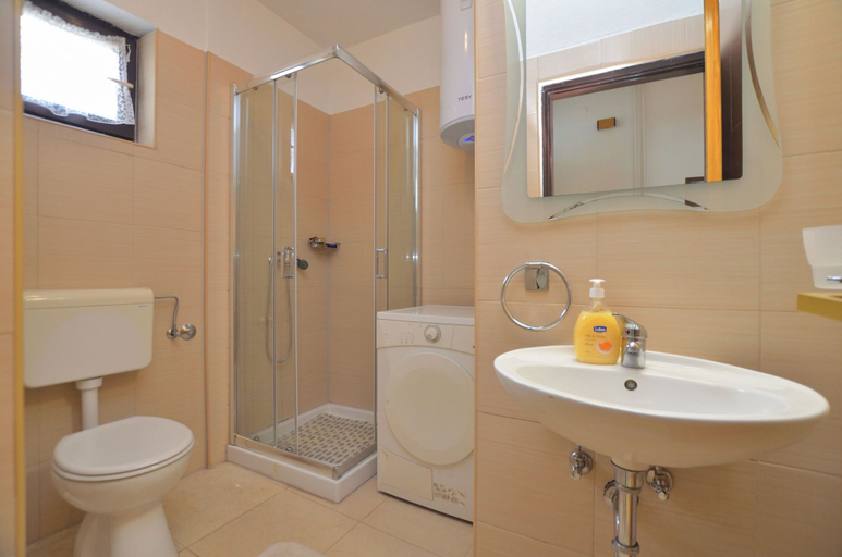 Bathroom 4, Rooms Tomc, Poreč