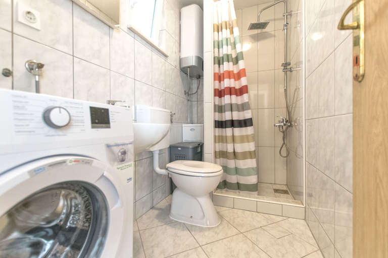 Bathroom, Apartment Centar, Postira