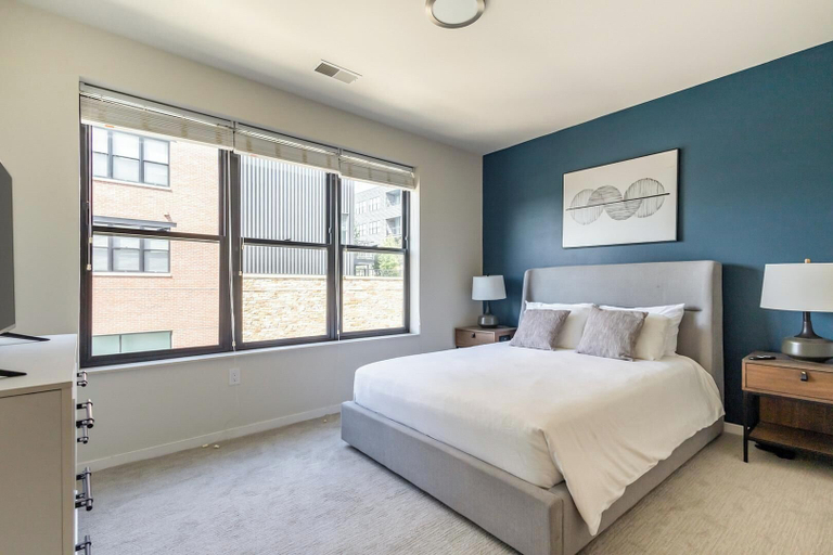Room 4, Landing Apartments at Mayfair Collection, Milwaukee