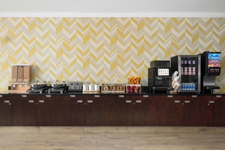 Food & Drinks 5, City Express by Marriott Washington, DC Northeast, Washington D.C.