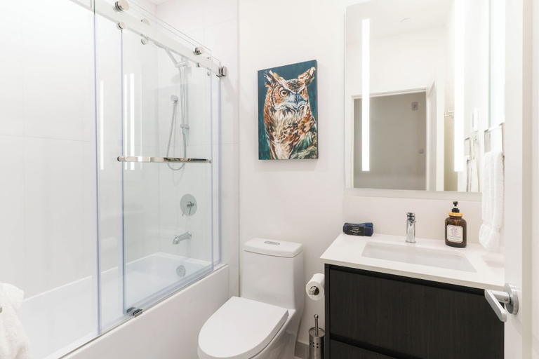 Bathroom 2, Max Send, Columbia-Shuswap