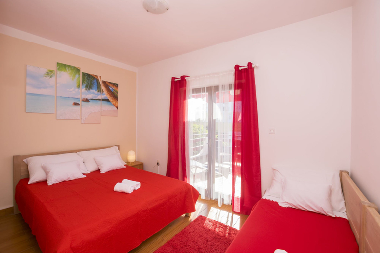 Bedroom 2, Apartments Katarina, Pirovac