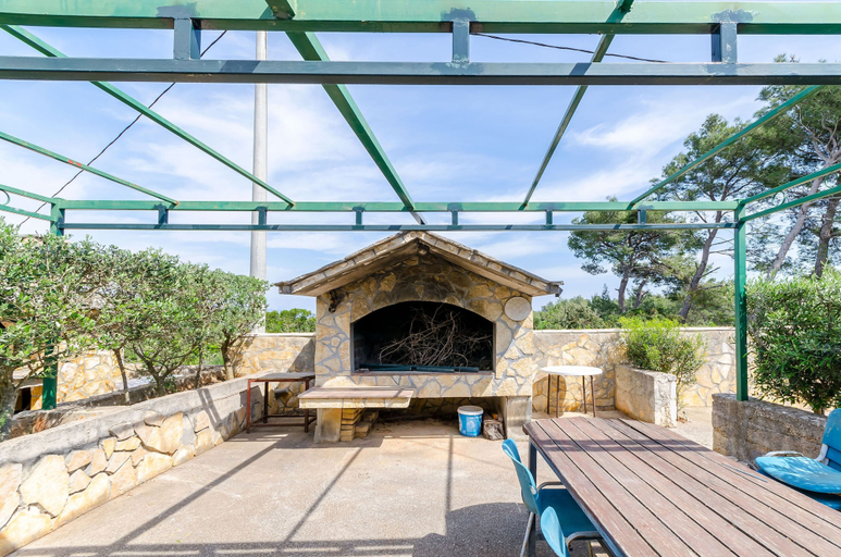 BBQ/picnic area 5, House Kelava, Stari Grad