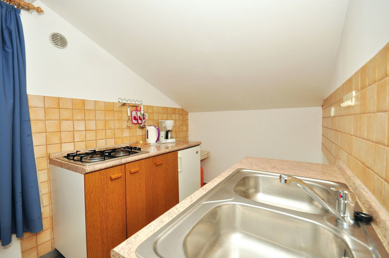 Others 4, Apartments Andelo, Pag