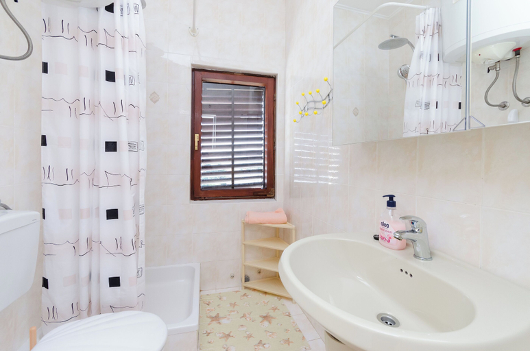 Bathroom 4, Apartments Ljubica J, Lopar/Supetarska Draga