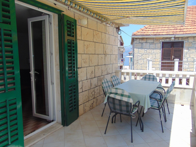 Others 5, Apartment Fran, Postira