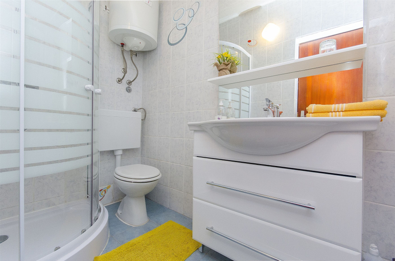 Bathroom, House Ivan, Bol