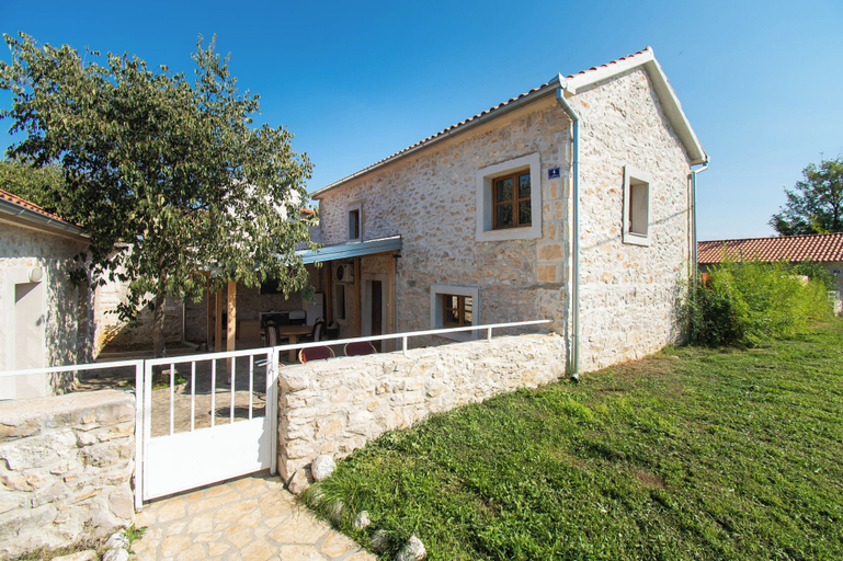 Building design 5, House Stone Curlew 1, Polača