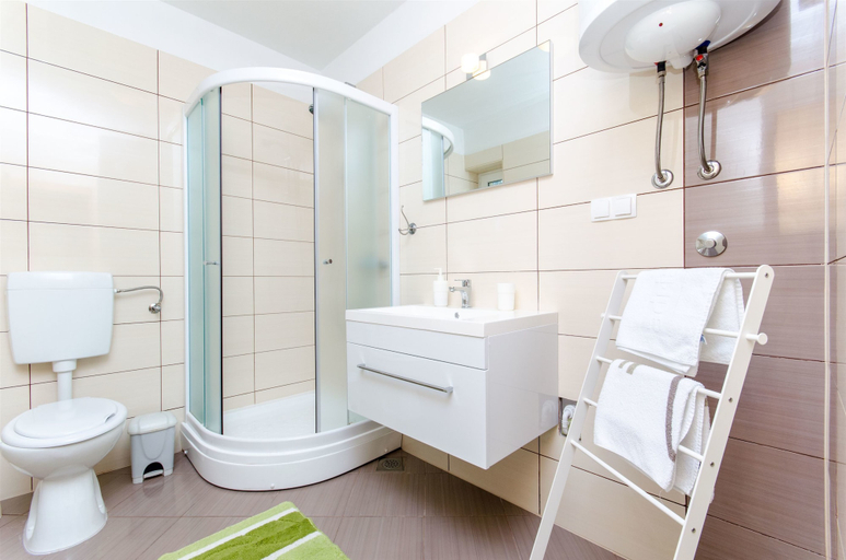Bathroom 2, Apartments Andrea, Pag