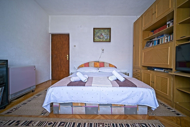 Bedroom 2, Apartment Pavo, Postira