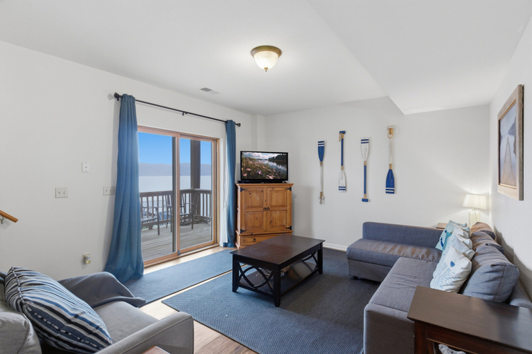 Living area 5, Lakefront Log Cabin With Private Dock, Two Decks & Cozy Comfort at 35mm in Sunrise Beach, Camden