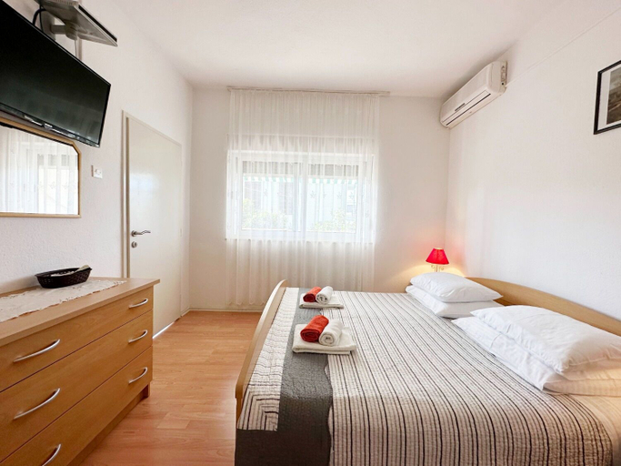 Bedroom 2, Apartments Tereza, Okrug