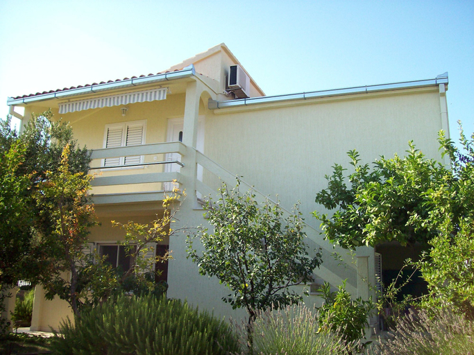 Building design 5, Apartments Barac, Marina