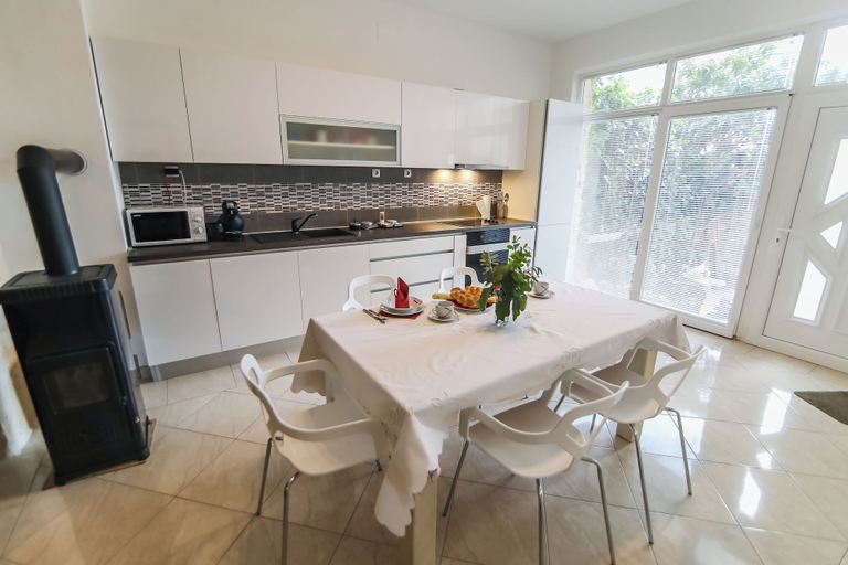 Others 5, House City Center With Garden, Šibenik