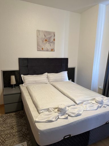 Bedroom 3, Voyage Pension, Leipzig