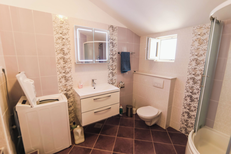 Bathroom 3, House City Center With Garden, Šibenik