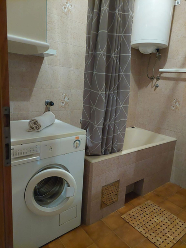 Bathroom 3, Apartments Pavao, Postira