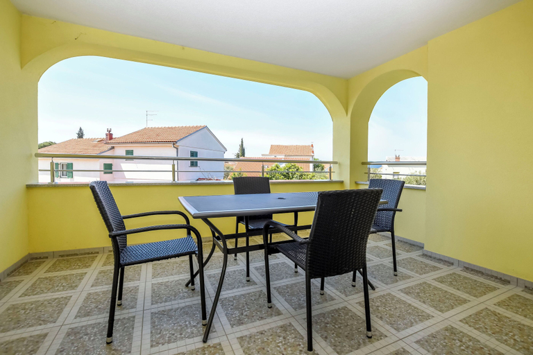 Terrace/patio 2, Apartments Mario, Šibenik
