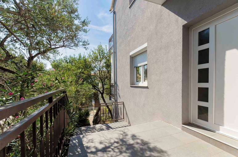 Others 4, Apartment More, Vodice