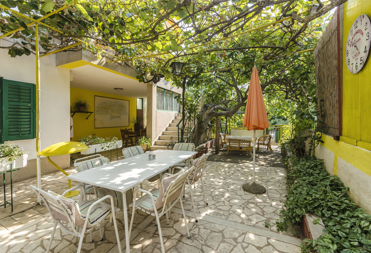 Others 5, Rooms Dejana, Vodice