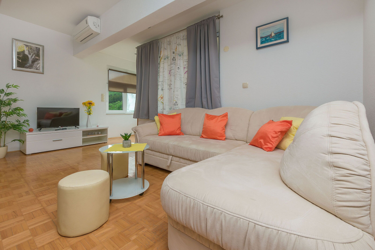 Others 3, Apartment Green View, Omiš