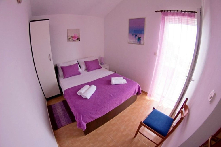 Others 4, Apartment Marija, Šolta