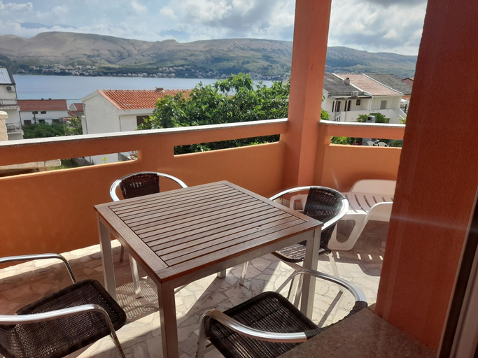 Others 5, Apartments Clair, Pag