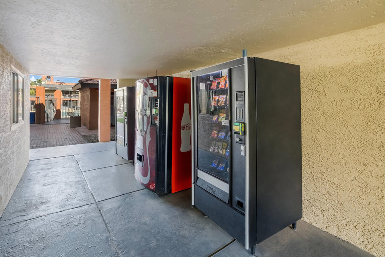 Food & Drinks 5, Quality Inn & Suites Goodyear - Phoenix West, Maricopa