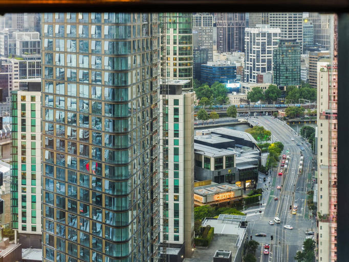 Exterior view 3, Stylish 2-Bed Apartment with Stunning City Views, Melbourne