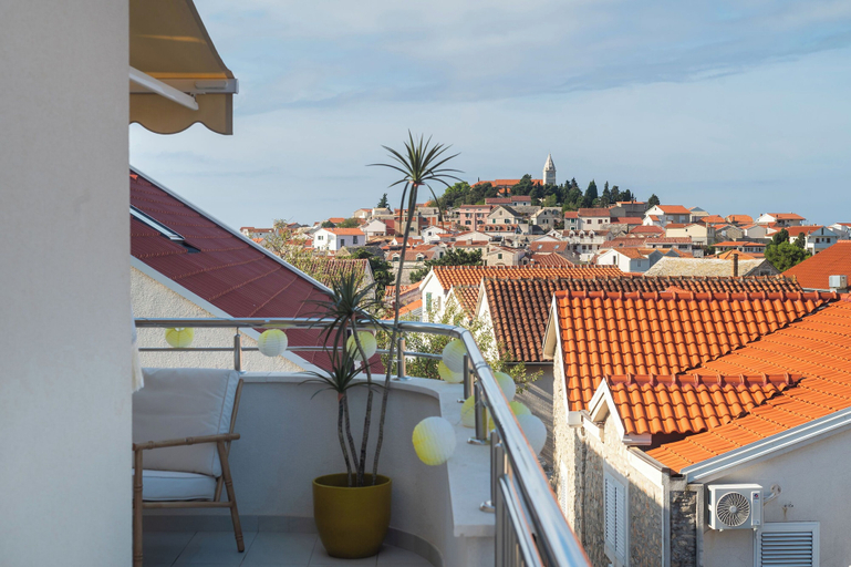 Others 4, Apartments Laganini, Primošten