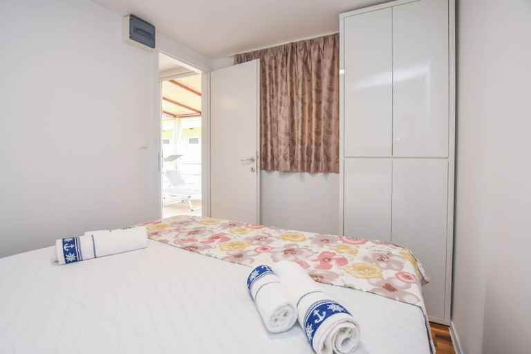 Bedroom 3, Mobile Home Dandelion, Biograd na Moru