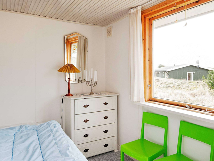 Bedroom 3, Enticing Holiday Home in FanÃ¸ near Sea, Fanø