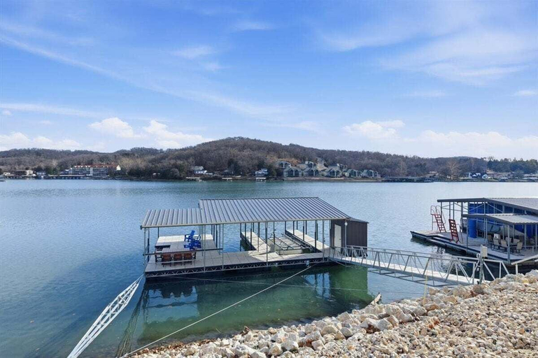Lake 3, Modern Lakefront Escape The Twelve, Camden