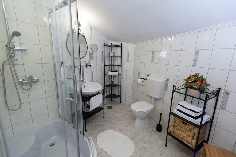 Bathroom 3, Villa Ljilja, Vinodolska