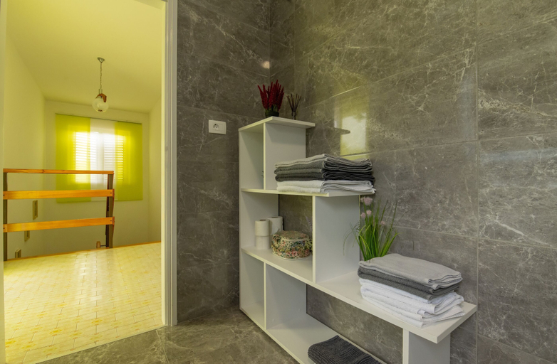 Bathroom 3, House Marija, Sveta Nedelja