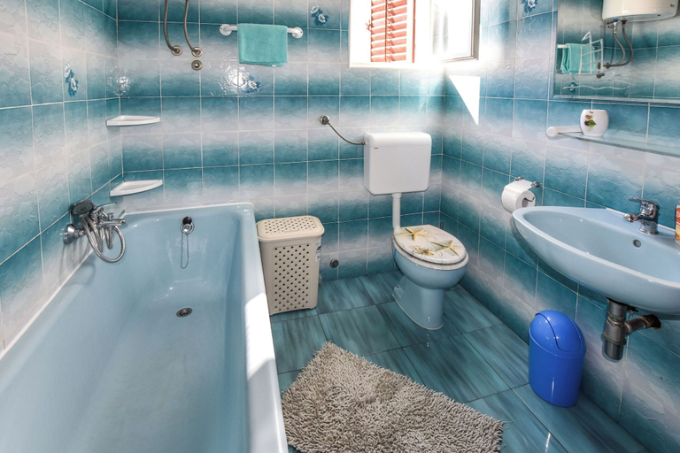 Bathroom 3, House Marko, Pašman