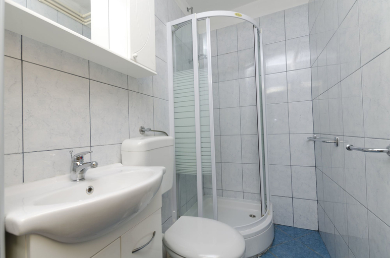 Bathroom 2, Apartments and Room Mate-mare, Primošten