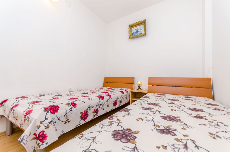 Room 2, Apartments Kursan, Okrug