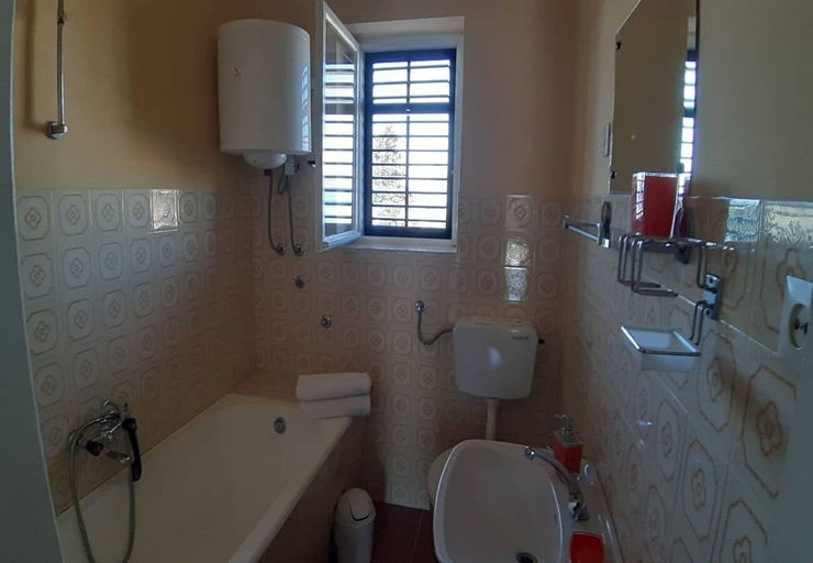 Bathroom 3, Apartments Mar, Sutivan