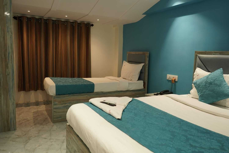 Room 2, Hotel New 7AM, Mumbai Suburban